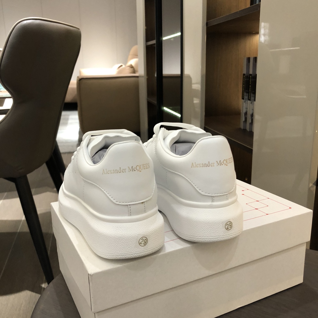 Children's shoes child